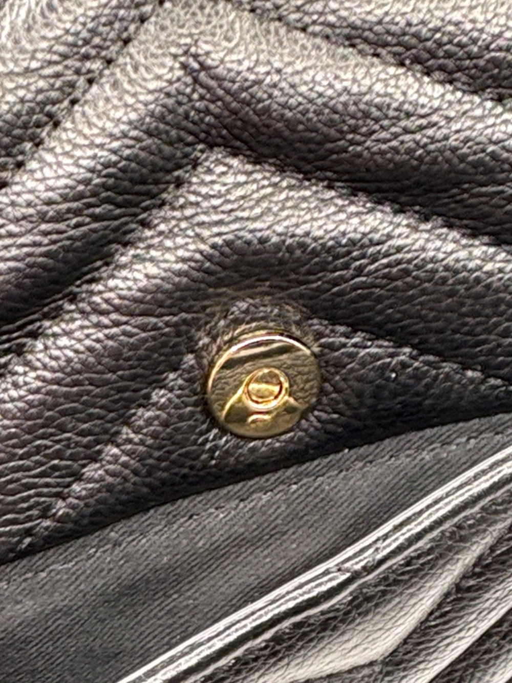Rebecca Minkoff Black Quilted Shoulder Bag with Gold Hardware Chevron - Picture 4 of 11